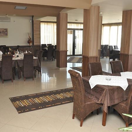 Hotel Extra Lion Md Ni Restaurante foto