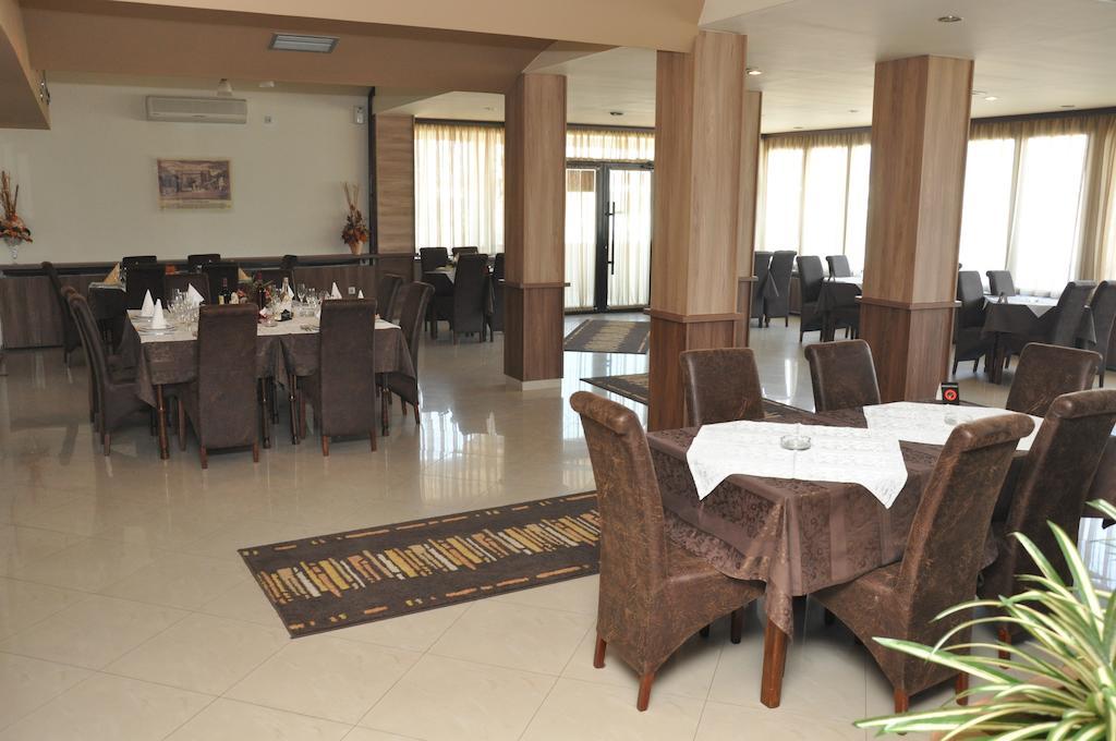 Hotel Extra Lion Md Ni Restaurante foto