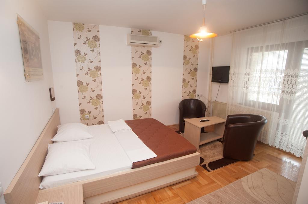 Hotel Extra Lion Md Ni Habitación foto