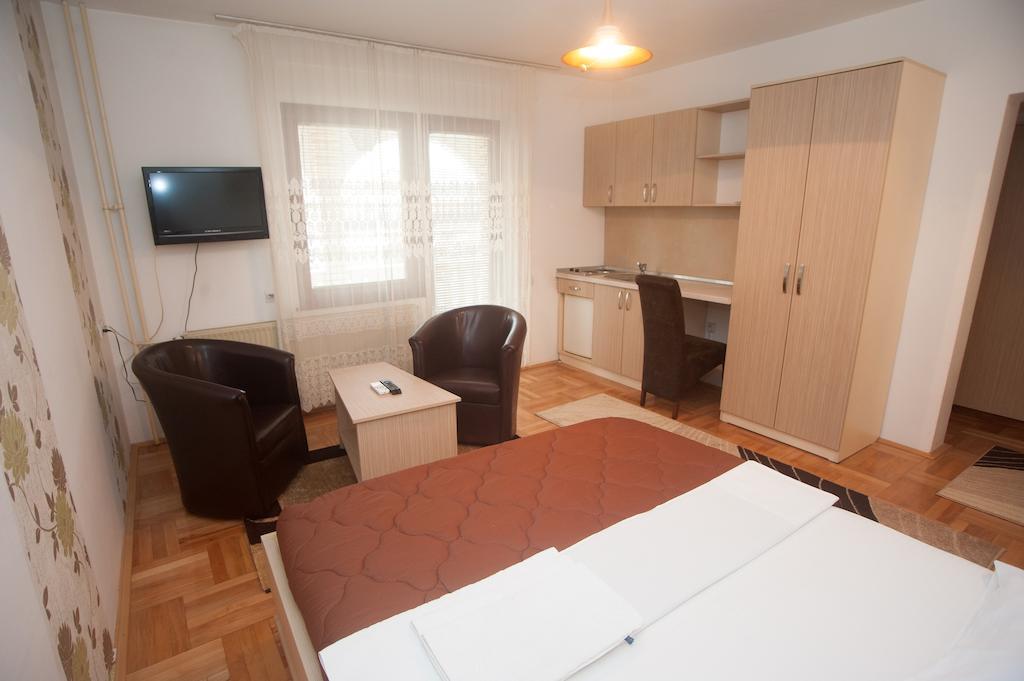 Hotel Extra Lion Md Ni Habitación foto