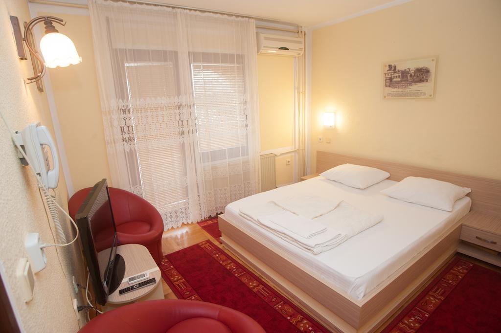 Hotel Extra Lion Md Ni Habitación foto